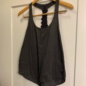 Lululemon women’s eyelet tank